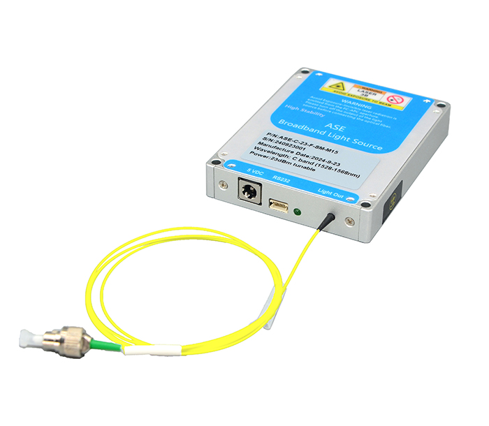 Economical Type C-band 20mW 7dB Spectral Flatness ASE Broadband SM Fiber Light Source ​ASE-C-F7-20-T-SM-M15